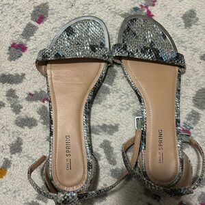 Women sandals wore a couple of  times. Make me an offer 💰